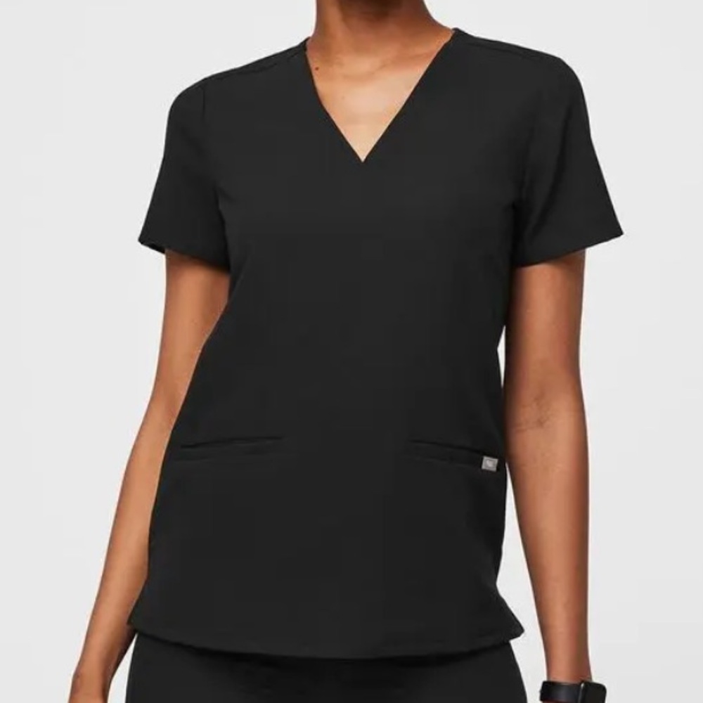 FIGS Casma Three-Pocket Scrub Top - black medium